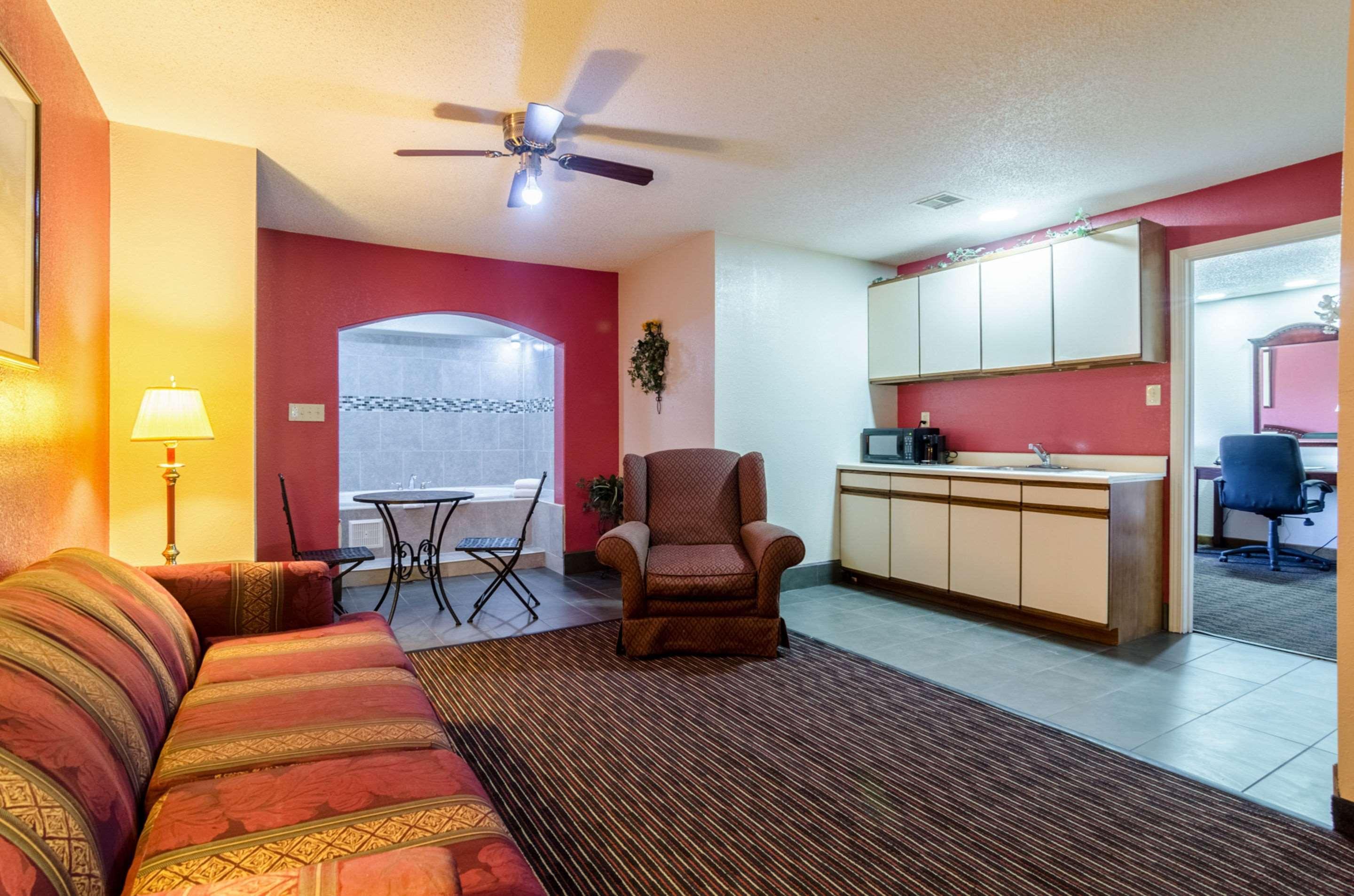Quality Inn South Wichita Exterior photo