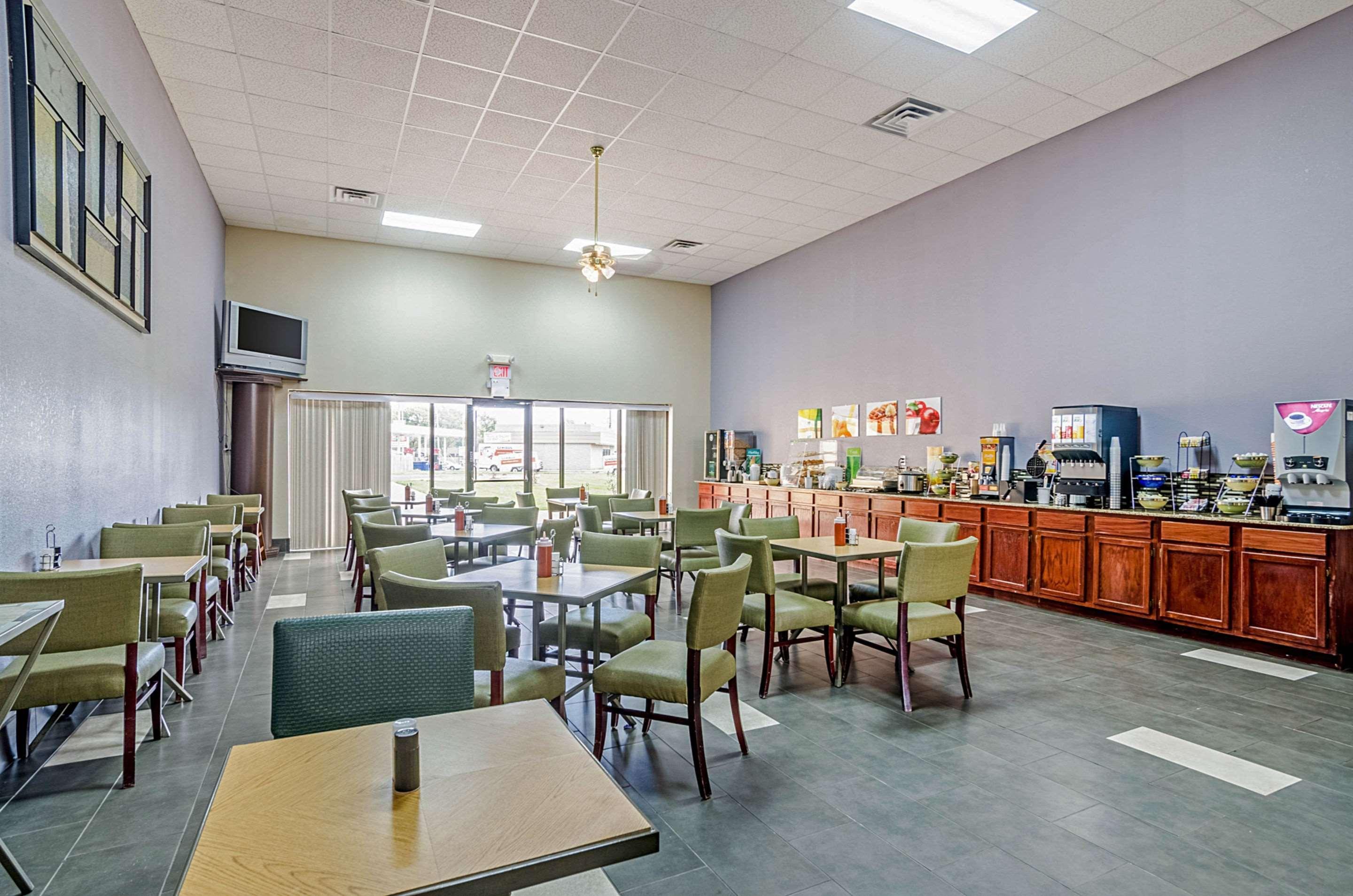Quality Inn South Wichita Exterior photo